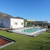 Villa Gariful - Sleeps 10 - Pool - Hottub - Petsok