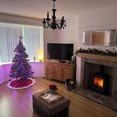 Knotty Ash - 3 Beds - Sleeps 6 - On-site Parking