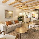 Cascais Petit Bijou by Cadenzalux