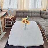 3-bed Cabin, Sleeps 6 With Pool & 5 Mins to Beach