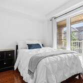 Contemporary 3BR Townhouse in Ajax Cozy Central