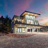 NEW Moondance Private Studio Cathedral Rock Hiking