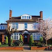 Ricky Road Guest House - Budget