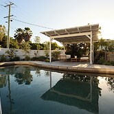 Tugun Retreat - 5BRM Home with Pool