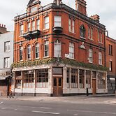 The Old Farmhouse Pub & Rooms