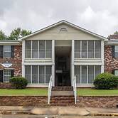 Modern 1BR With Pool and Parking Access