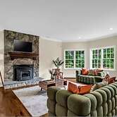 Family Retreat With Autumn Views and Fireplace