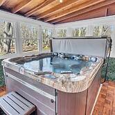 Spring Stay With BBQ Patio hot tub and Calm Vibes