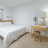 Gyeongju Unoiya Pension