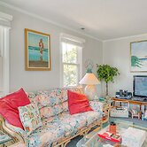 1 Mi to Avalon Pier: Charming Coastal Cottage!