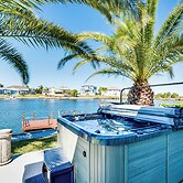 2 Mi to Beach: Canal-front Home in Hernando Beach