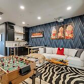 1 Mi to Dtwn: Hot Tub Haven in Richmond!