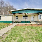 3 Mi to Caesars Casino: Indiana Retreat w/ Patio!