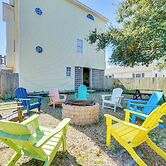 Walk to Pier: Spacious Coastal Home!