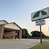 Twin Lakes Inn and RV