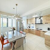 Tyms 3BR 2BA Apt Near Stadium Line 1 4