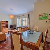 Simões Apartment by HR Madeira