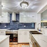 8 Mi to Honeymoon Island: Golf Getaway w/ Balcony!