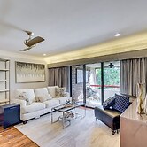 8 Mi to Honeymoon Island: Golf Getaway w/ Balcony!