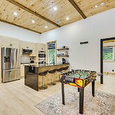 Porch & 1-acre Yard: White Mountains Hideaway