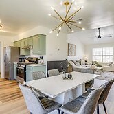 7 Mi to Lake Bridgeport: Home w/ Yard & Grill!