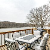 Riverfront Cabin Near Dtwn Pella w/ Game Room!