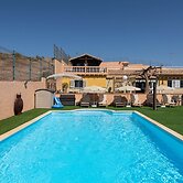 Villa in Maspalomas With Heated Pool & Sports