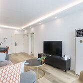 Tyms 2BR Apt Near ITC Xujiahui Line1 11