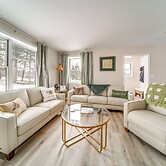 Walk to Lake: Pet-friendly Cottage in Jamestown!