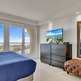 Bahia Mar-Solare Beachfront & Two Pools
