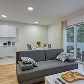 Cikat Bay Modern Apartment