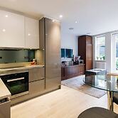 The Bohemian Rhapsody- Garden Apartment in Hampstead - by Out of Offic