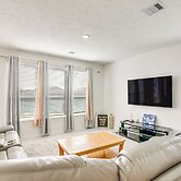 11 Mi to Beach: La Marque Home w/ Patio!