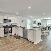 5br Pet Friendly Retreat With Garage Parking 5 Bedroom Home