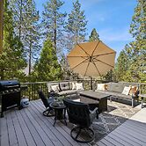 Whispering Pines Retreat 5 Bedroom Home by Yosemite Region Resorts
