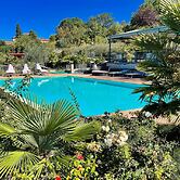 Apt 6 - Magical Grounds With Pool Jacuzzi Sleeps 4