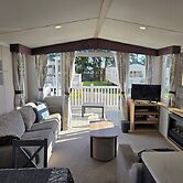 3 Bed-sleeps 8-free Parking-5 Min to Beach