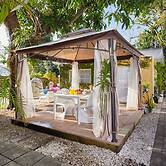 Miami Pool Oasis in El Portal