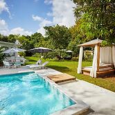 Miami Pool Cottage in El Portal