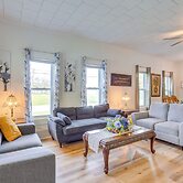 Half-mi to Dtwn Lufkin: Charming & Spacious Home!