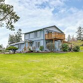 3 Mi to Beach: Oregon North Coast Retreat