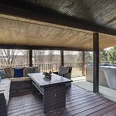 1 Mi to Lake Henry: Peaceful Poconos Cabin!