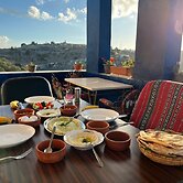 AL-Bustan House & Umm Qais