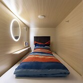 MUE Cubes - Capsule Hotel