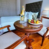 Sanchz Aqua Lounge Hotel by Chat Noir