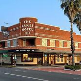 The Lakes Hotel, Rosebery
