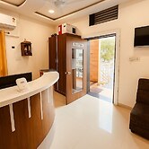 Stay Guru Hari Om Residency