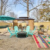 Walk to Bay: Home w/ Fenced Yard in Colonial Beach