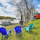 Fish & Grill: Spacious Home in Eddyville!