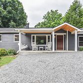 Grey Eagle Cottage with Hot Tub